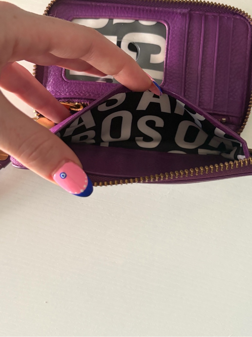 Marc by Marc Jacobs Purple Pebbled Leather Wallet with Gold Plaque - Picture 5 of 14
